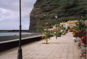 Boulevard en strand van Puerto de Tazacorte